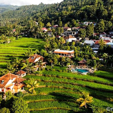 Lesong Hotel And Restaurant Munduk エクステリア 写真