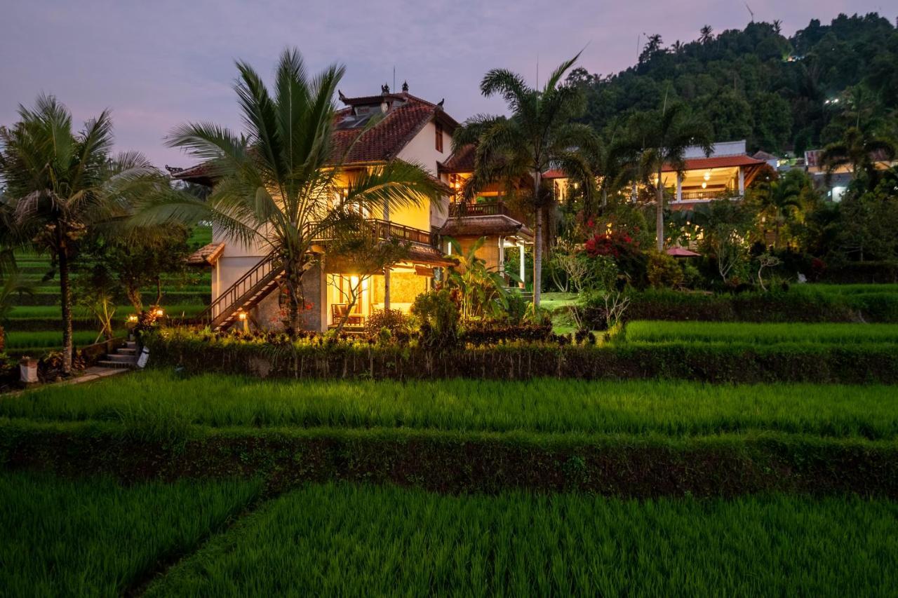 Lesong Hotel And Restaurant Munduk エクステリア 写真