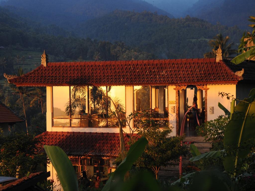 Lesong Hotel And Restaurant Munduk エクステリア 写真